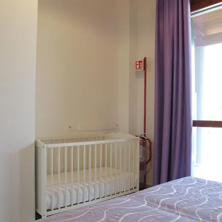 Malva By Interhome バーニ